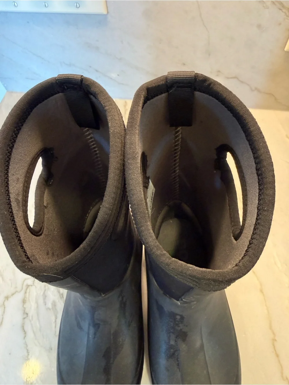 Bogs youth size 3. Excellent condition.